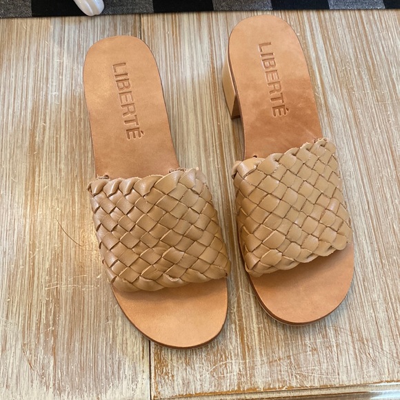 Liberte size 6 sandal - Picture 3 of 15